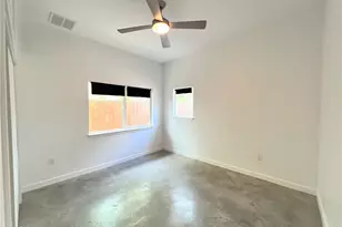 2103 E 14th St, Austin, TX 78702 - Photo 8
