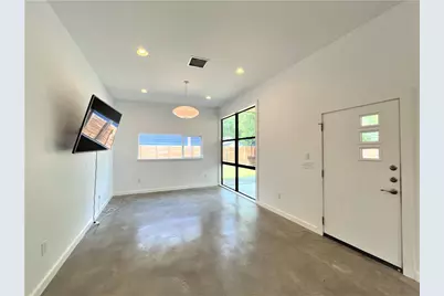 2103 E 14th Street #B, Austin, TX 78702 - Photo 2