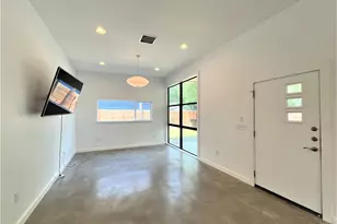 2103 E 14th St, Austin, TX 78702 - Photo 2
