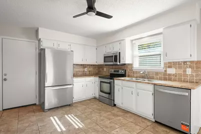 3213 Plantation Road, Austin, TX 78745 - Photo 2