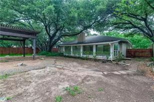 12118 Black Angus Dr, Austin, TX 78727 - Photo 8