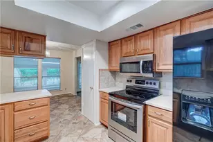 12118 Black Angus Dr, Austin, TX 78727 - Photo 12