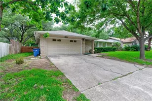 12118 Black Angus Dr, Austin, TX 78727 - Photo 2