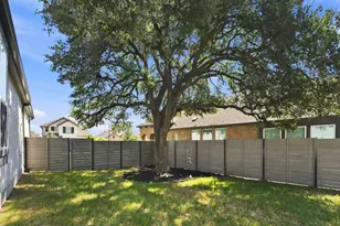 112 Fox Run, Georgetown, TX 78628 - Photo 36
