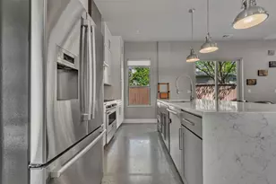 3010 E 18th 1/2 St, Austin, TX 78702 - Photo 6