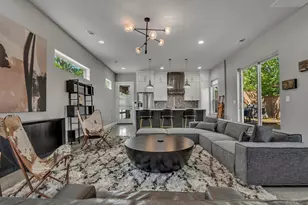 3010 E 18th 1/2 St, Austin, TX 78702 - Photo 4