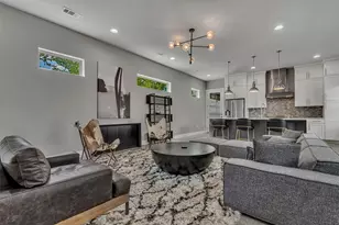 3010 E 18th 1/2 St, Austin, TX 78702 - Photo 8