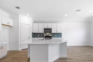 215 Great Northern Dr, Cedar Creek, TX 78612 - Photo 10