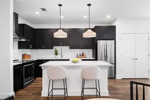 1615 E 7th St, Austin, TX 78702 - Photo 1