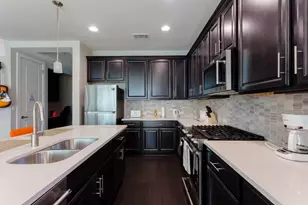 807 E 16th St, Austin, TX 78702 - Photo 8