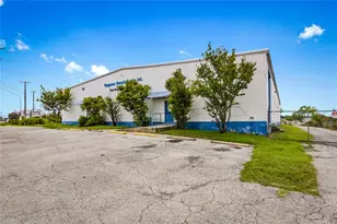 1880 N A W Grimes Blvd, Round Rock, TX 78665 - Photo 1