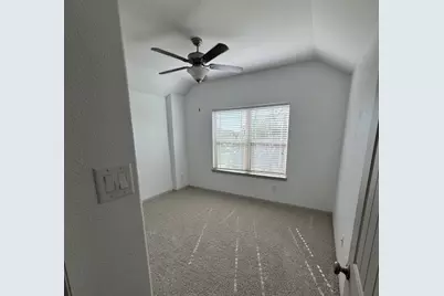 8130 Bay Run Avenue, Baytown, TX 77521 - Photo 10