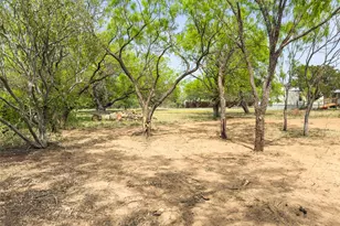 296 Seneca Dr, Burnet, TX 78611 - Photo 1