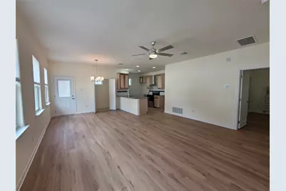 100 E 7th Street, Cameron, TX 76520 - Photo 14