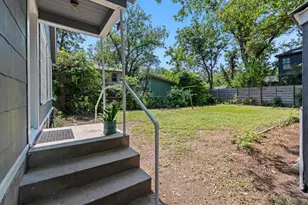 703 E 47th St, Austin, TX 78751 - Photo 32