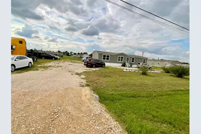 128 Ciervo Street, Cedar Creek, TX 78612 - Photo 2