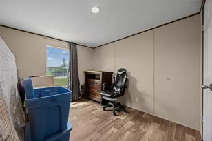 128 Ciervo St, Cedar Creek, TX 78612 - Photo 14