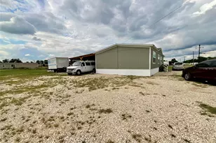 128 Ciervo St, Cedar Creek, TX 78612 - Photo 4