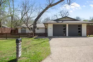 3305 Santa Monica Dr, Austin, TX 78741 - Photo 1