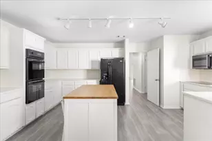 10900 Crown Colony Dr, Austin, TX 78747 - Photo 6