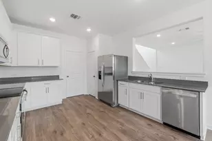 170 Green Berets Bnd, Jarrell, TX 76537 - Photo 6
