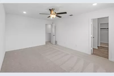 170 Green Berets Bend, Jarrell, TX 76537 - Photo 12