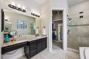 11725 Red Oak Valley Ln, Austin, TX 78732 - Photo 14