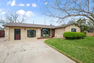 1302 Meadows Dr, Round Rock, TX 78681 - Photo 1