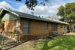 8211 Burrell Dr, Austin, TX 78757 - Photo 2