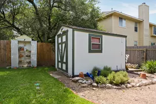810 Hilltop Dr, Leander, TX 78641 - Photo 12