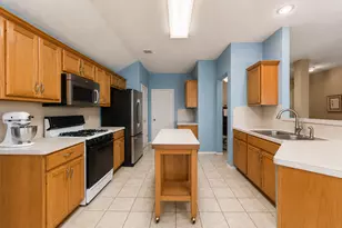 810 Hilltop Dr, Leander, TX 78641 - Photo 4