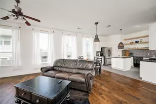 1802 Village Oak Ct, Austin, TX 78704 - Photo 14