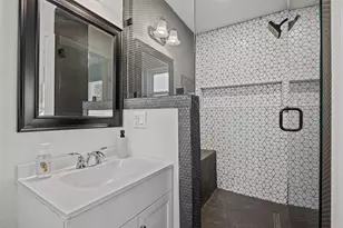 6211 Palm Cir, Austin, TX 78741 - Photo 12