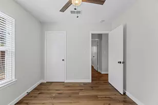 6211 Palm Cir, Austin, TX 78741 - Photo 16