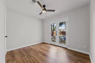 6211 Palm Cir, Austin, TX 78741 - Photo 14