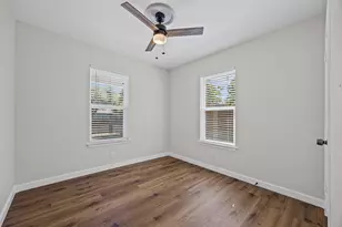 6211 Palm Cir, Austin, TX 78741 - Photo 14