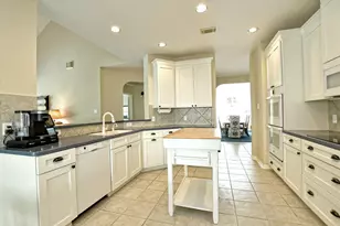 2720 Loyaga Dr, Round Rock, TX 78681 - Photo 16