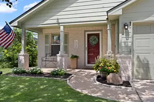 214 Jennifer Ln, Bastrop, TX 78602 - Photo 2