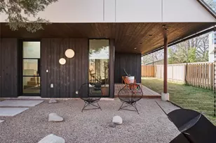 1000 Gullett St, Austin, TX 78702 - Photo 2