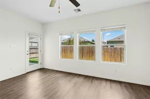 513 Circle Wy, Jarrell, TX 76537 - Photo 16