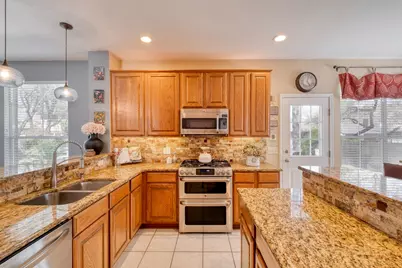 8221 Fern Bluff Avenue, Round Rock, TX 78681 - Photo 10