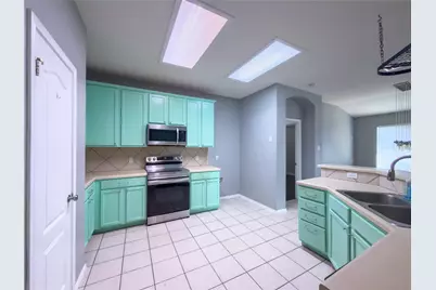 310 Bubbling Brook Drive, Hutto, TX 78634 - Photo 8