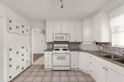 412 Thistlewood Drive, Austin, TX 78745 - Photo 16