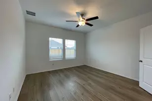 433 Sebring Cir, Hutto, TX 78634 - Photo 16