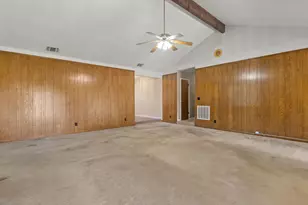 12409 Lowden Ln, Manchaca, TX 78652 - Photo 14
