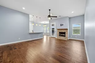 413 Bedford Dr, Spicewood, TX 78669 - Photo 4