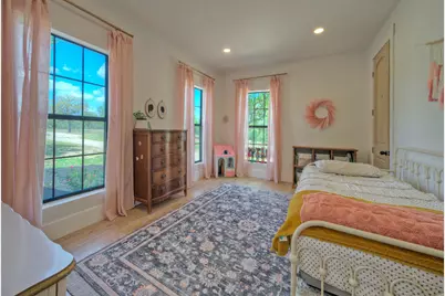 198 Rolling Oak Drive, Elgin, TX 78621 - Photo 18