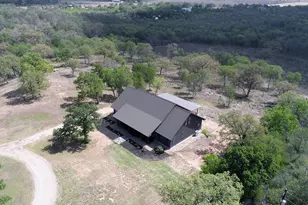 198 Rolling Oak Dr, Elgin, TX 78621 - Photo 32