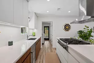 3005 Leaning Oak Cir, Austin, TX 78704 - Photo 10