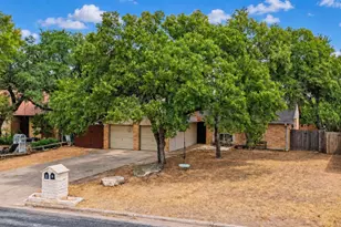8808 Pineridge Dr, Austin, TX 78729 - Photo 16